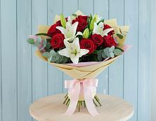 Букет цветов из:  Лилии и Розы в Посёлок Центральной усадьбы совхоза Озёры