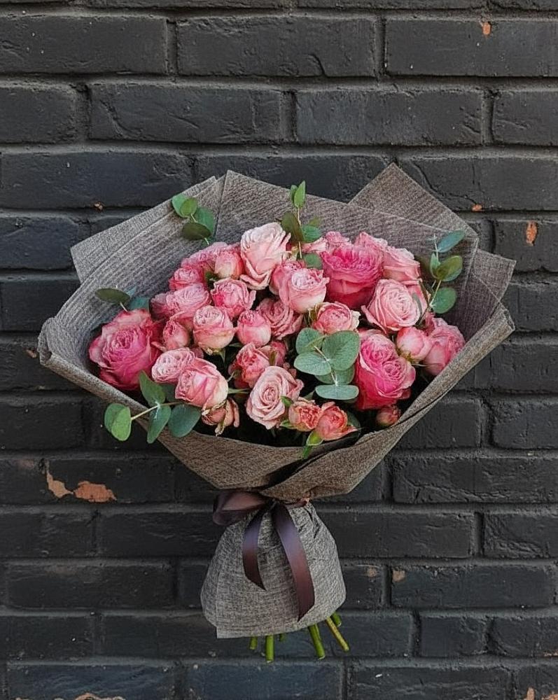 Букет цветов из: Розы в Посёлок Центральной усадьбы совхоза Озёры