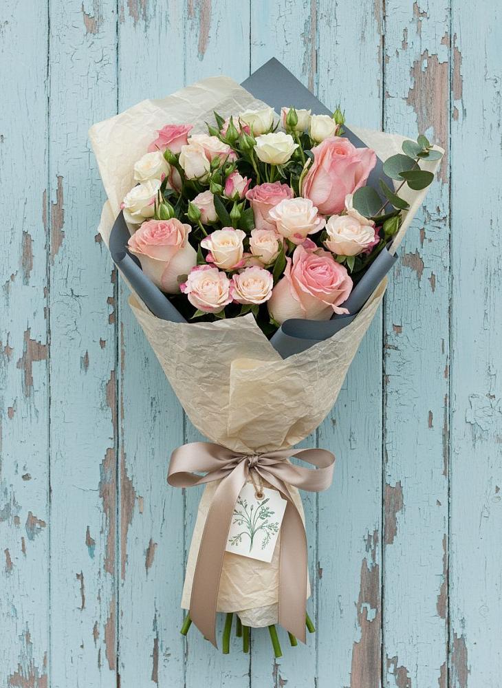 Букет цветов из: Розы в Посёлок Центральной усадьбы совхоза Озёры