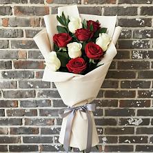 Букет цветов из:  Розы в Посёлок Центральной усадьбы совхоза Озёры