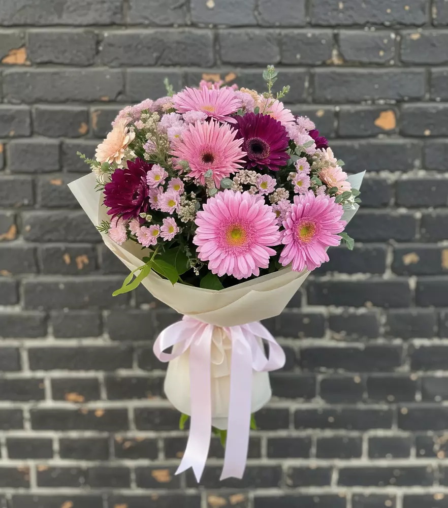 Букет цветов из: Герберы и Хризантемы в Посёлок Центральной усадьбы совхоза Озёры