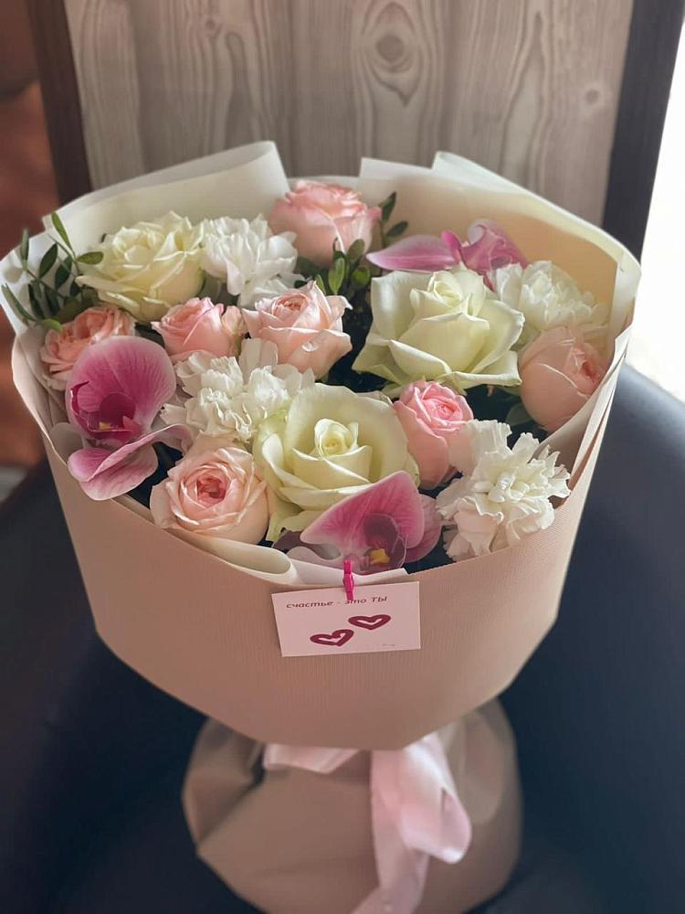 Букет цветов из: Орхидеи, Розы и Гвоздики в Посёлок Центральной усадьбы совхоза Озёры