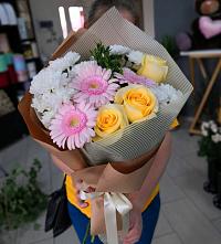 Букет цветов из:  Герберы, Розы и Хризантемы в Посёлок Центральной усадьбы совхоза Озёры