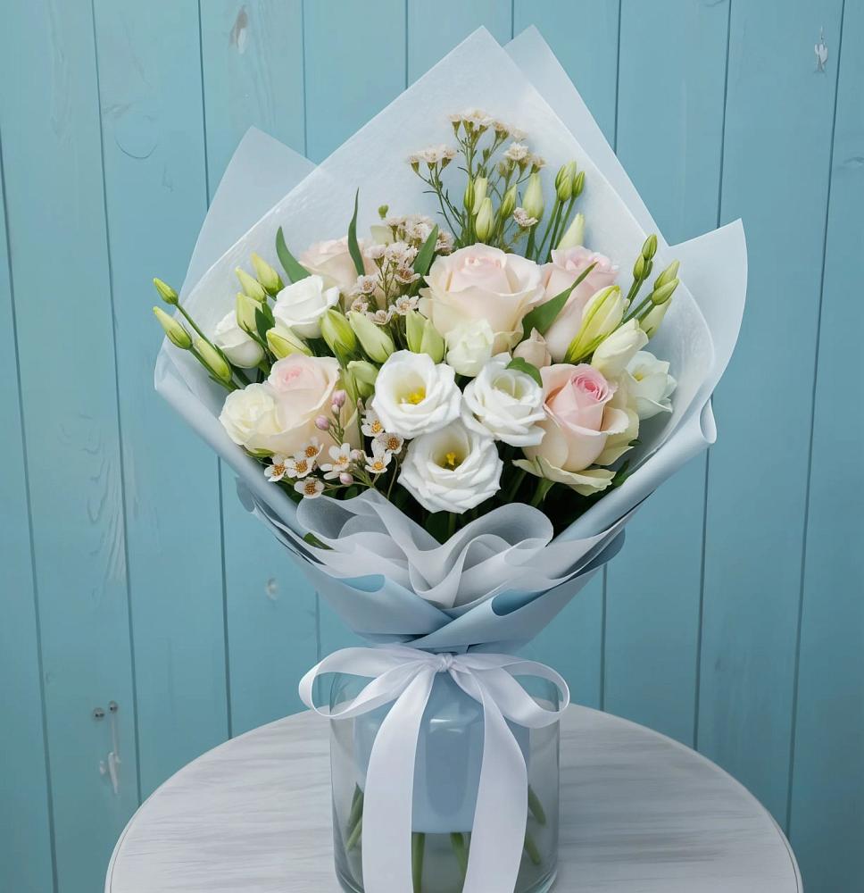 Букет цветов из: Розы и Лизиантусы в Посёлок Центральной усадьбы совхоза Озёры