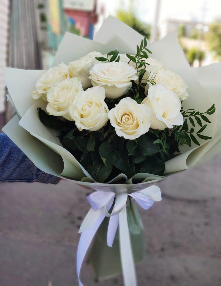 Букет Белые розы Проуд в Посёлок Центральной усадьбы совхоза Озёры