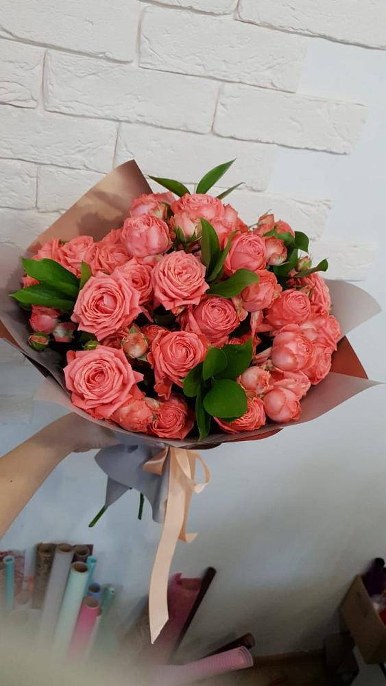 Букет цветов из: Розы в Посёлок Центральной усадьбы совхоза Озёры