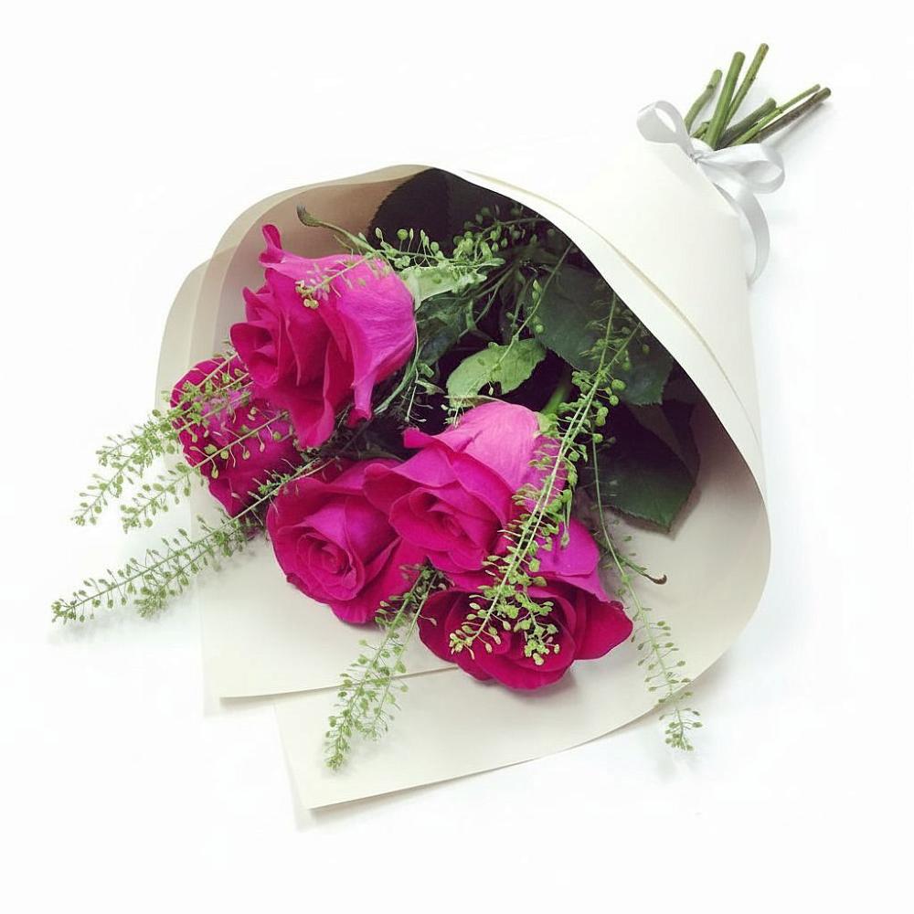 Букет цветов из: Розы в Посёлок Центральной усадьбы совхоза Озёры