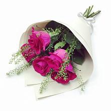 Букет цветов из:  Розы в Посёлок Центральной усадьбы совхоза Озёры