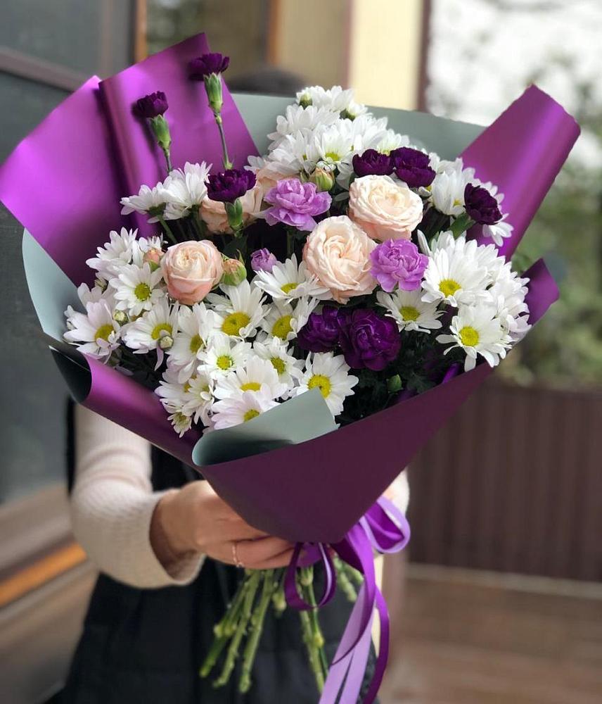 Букет цветов из: Хризантемы, Гвоздики и Розы в Посёлок Центральной усадьбы совхоза Озёры