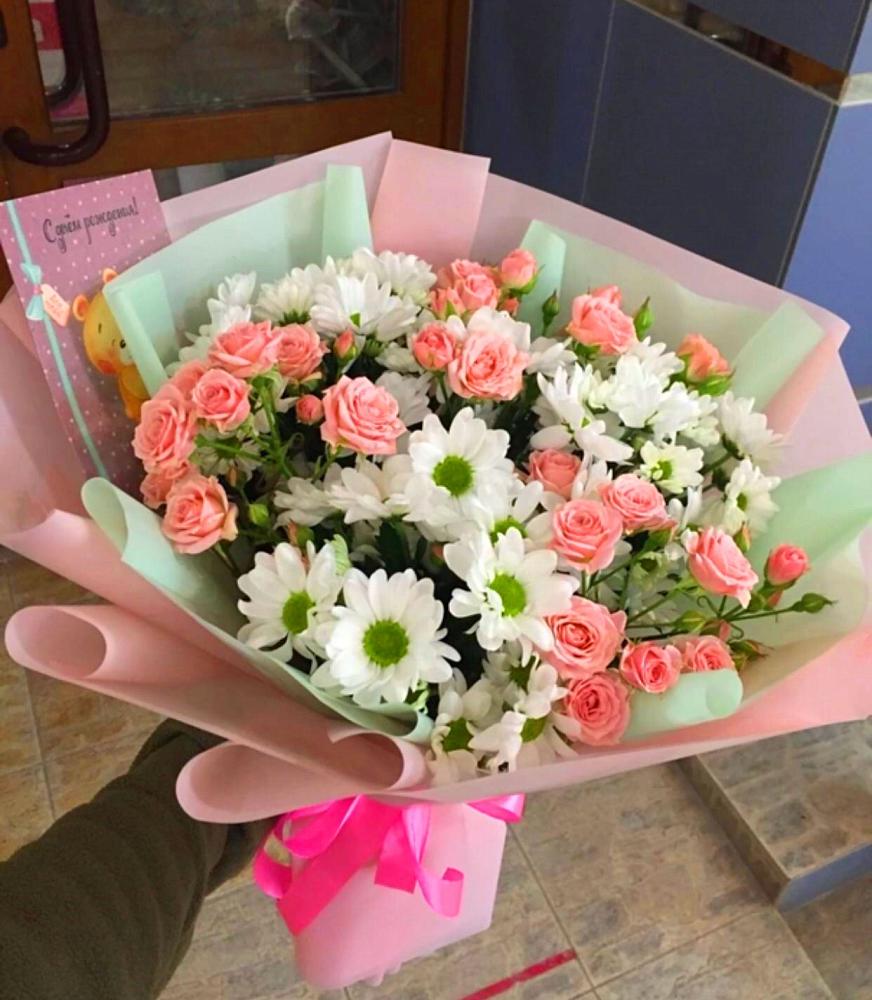 Букет цветов из: Розы и Хризантемы в Посёлок Центральной усадьбы совхоза Озёры