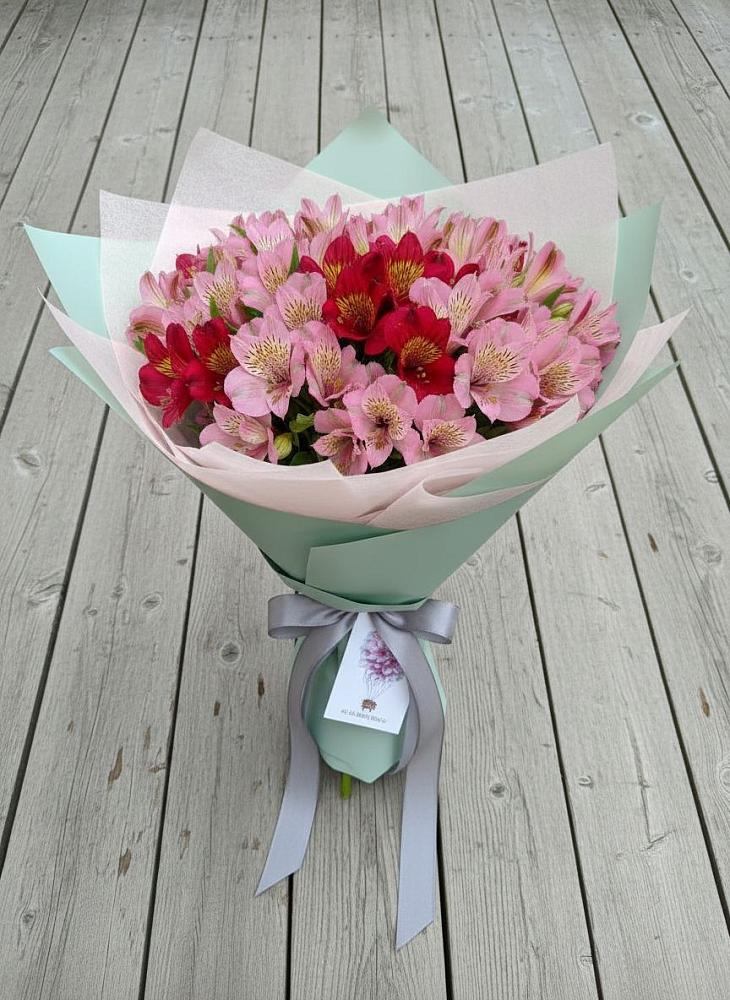Букет цветов из: Альстромерии в Посёлок Центральной усадьбы совхоза Озёры