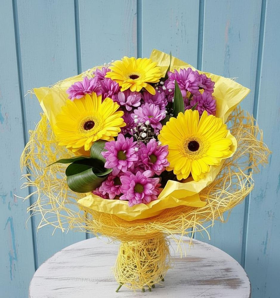 Букет цветов из: Хризантемы и Герберы в Посёлок Центральной усадьбы совхоза Озёры