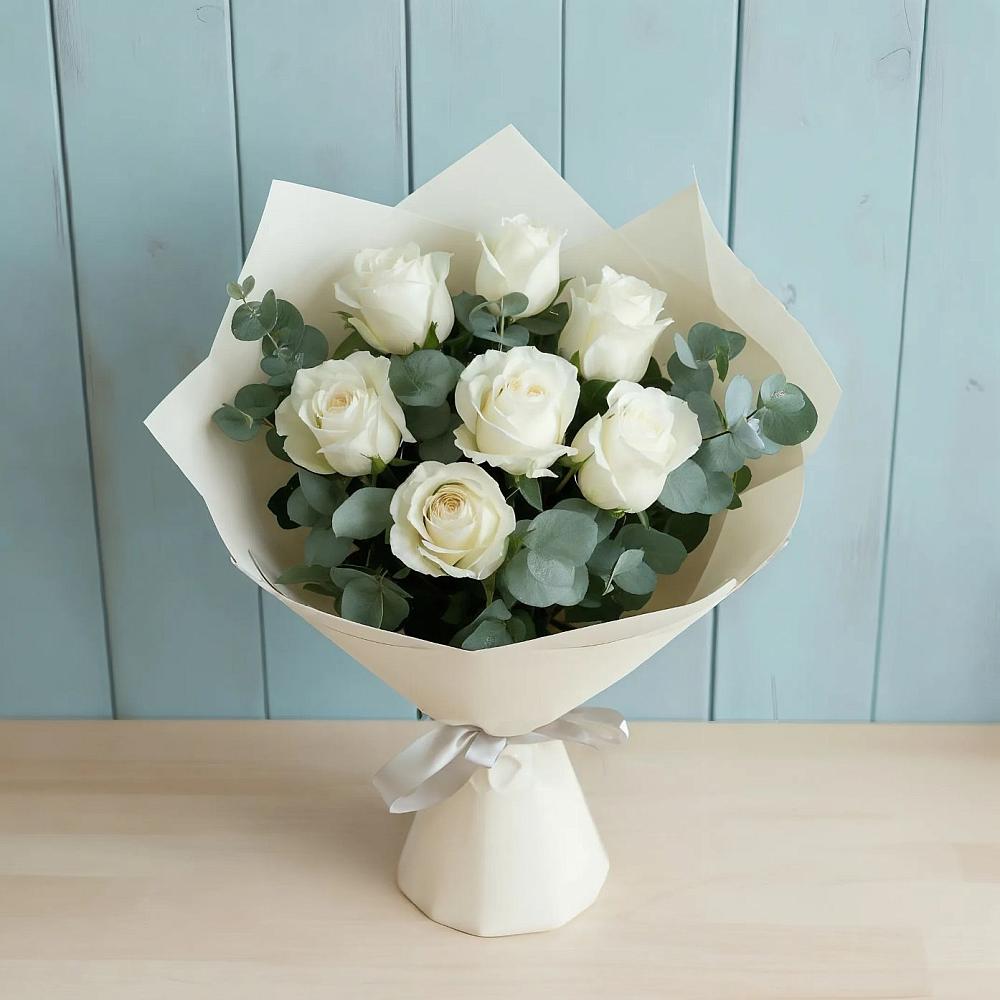 Букет Белые розы в Эвкалипте в Посёлок Центральной усадьбы совхоза Озёры