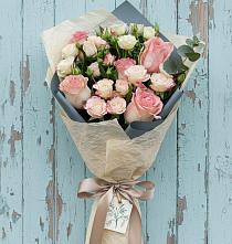 Букет цветов из:  Розы в Посёлок Центральной усадьбы совхоза Озёры