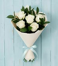 Букет цветов из:  Розы в Посёлок Центральной усадьбы совхоза Озёры