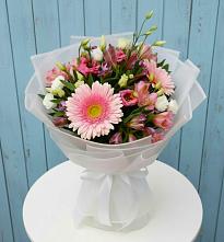 Букет цветов из:  Герберы, Альстромерии и Лизиантусы в Посёлок Центральной усадьбы совхоза Озёры