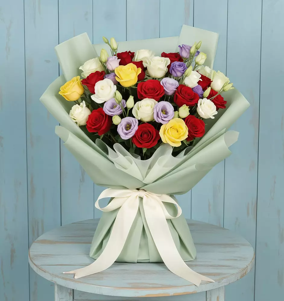 Букет цветов из: Розы в Посёлок Центральной усадьбы совхоза Озёры