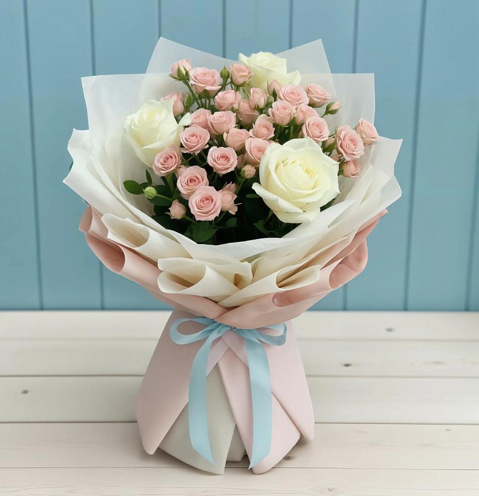 Букет цветов из: Розы в Посёлок Центральной усадьбы совхоза Озёры