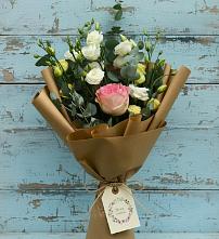Букет цветов из:  Розы и Лизиантусы в Посёлок Центральной усадьбы совхоза Озёры