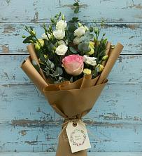 Букет цветов из:  Розы и Лизиантусы в Посёлок Центральной усадьбы совхоза Озёры