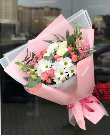 Букет цветов из: Розы, Лизиантусы и Хризантемы в Посёлок Центральной усадьбы совхоза Озёры