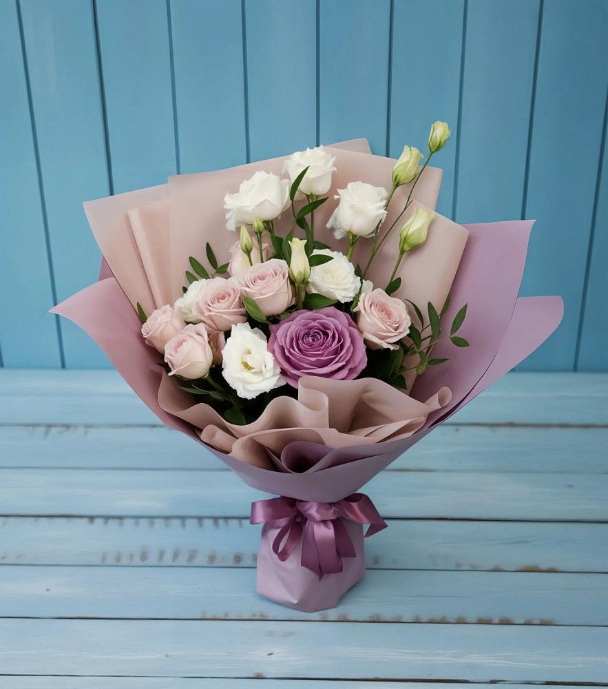 Букет цветов из: Розы и Лизиантусы в Посёлок Центральной усадьбы совхоза Озёры